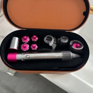 Dyson Airwrap - barely used and in flawless condition